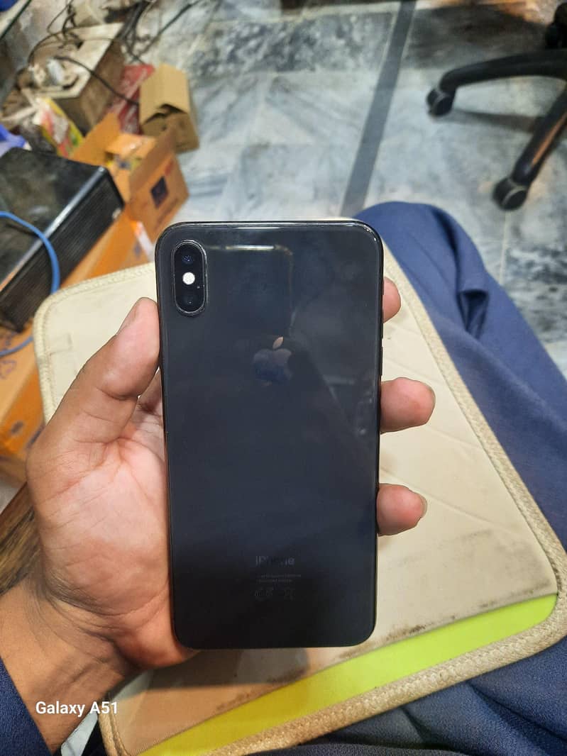 Apple iPhone XS Max 2
