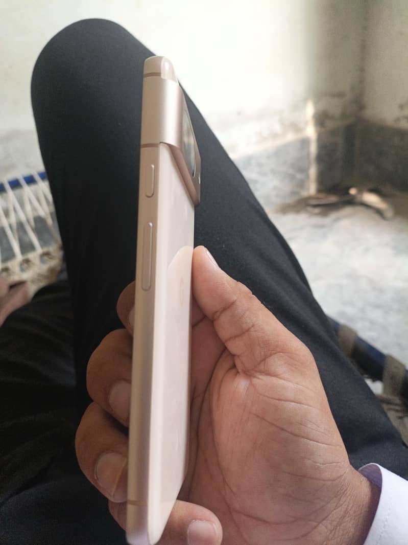 Google Pixel 8 2