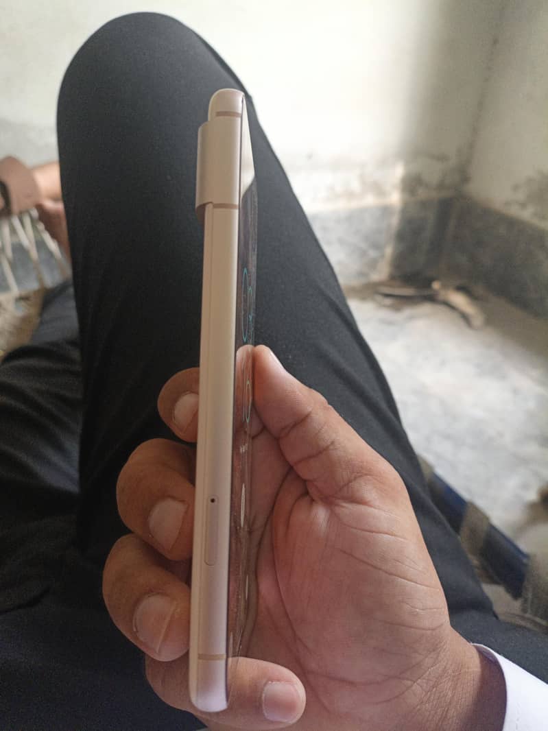Google Pixel 8 3