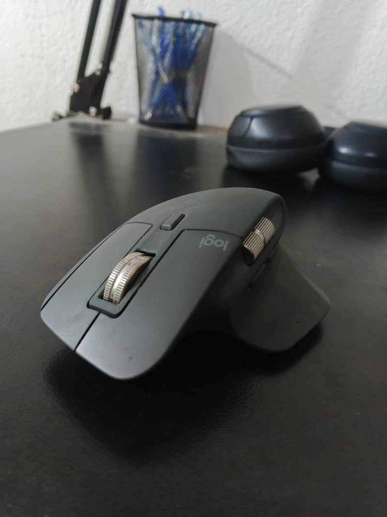 Logitech MX Master 3 Wireless Mouse 0