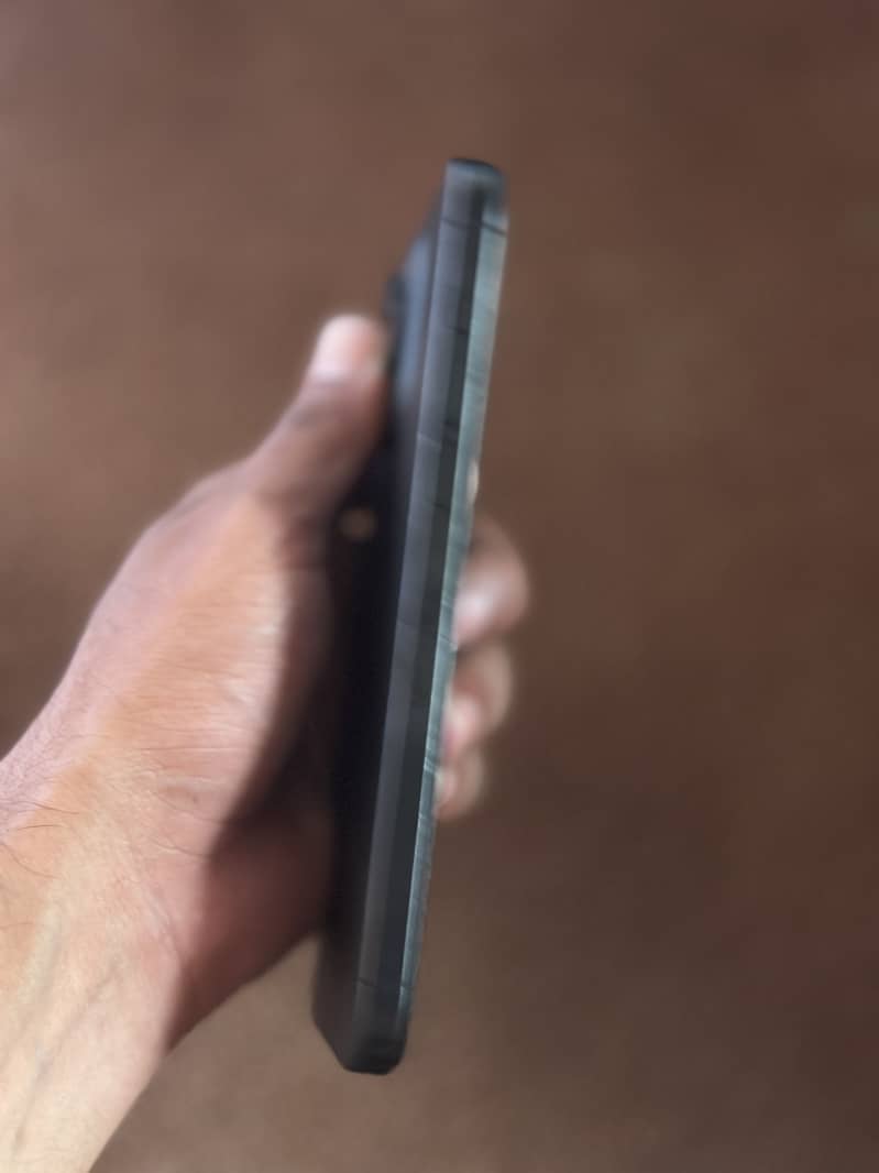 Apple iPhone 15 Pro Max 4