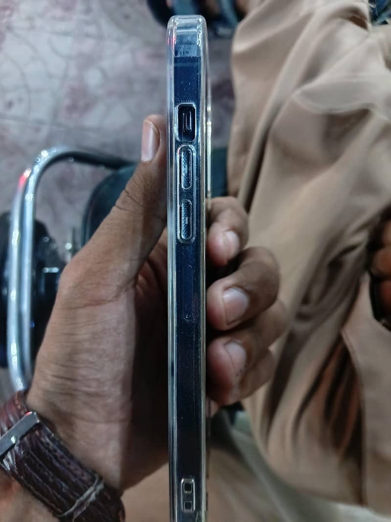 Apple iPhone 13 Pro Max 5