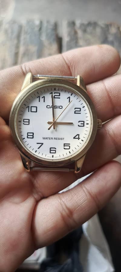 Casio men watch office bady k Liye parfact style hai .