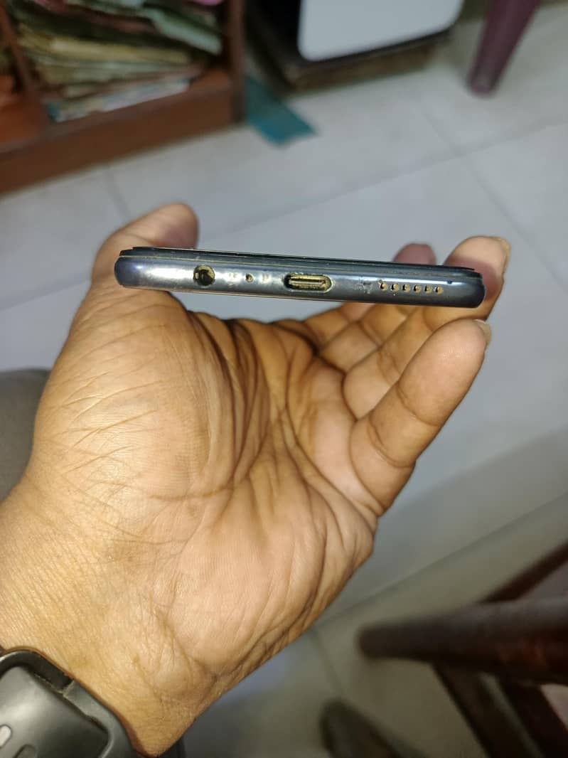 Vivo V21e 4