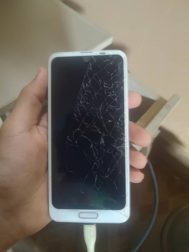 Sharp Aquos R2 3