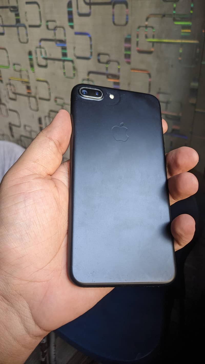Apple iPhone 7 Plus 1