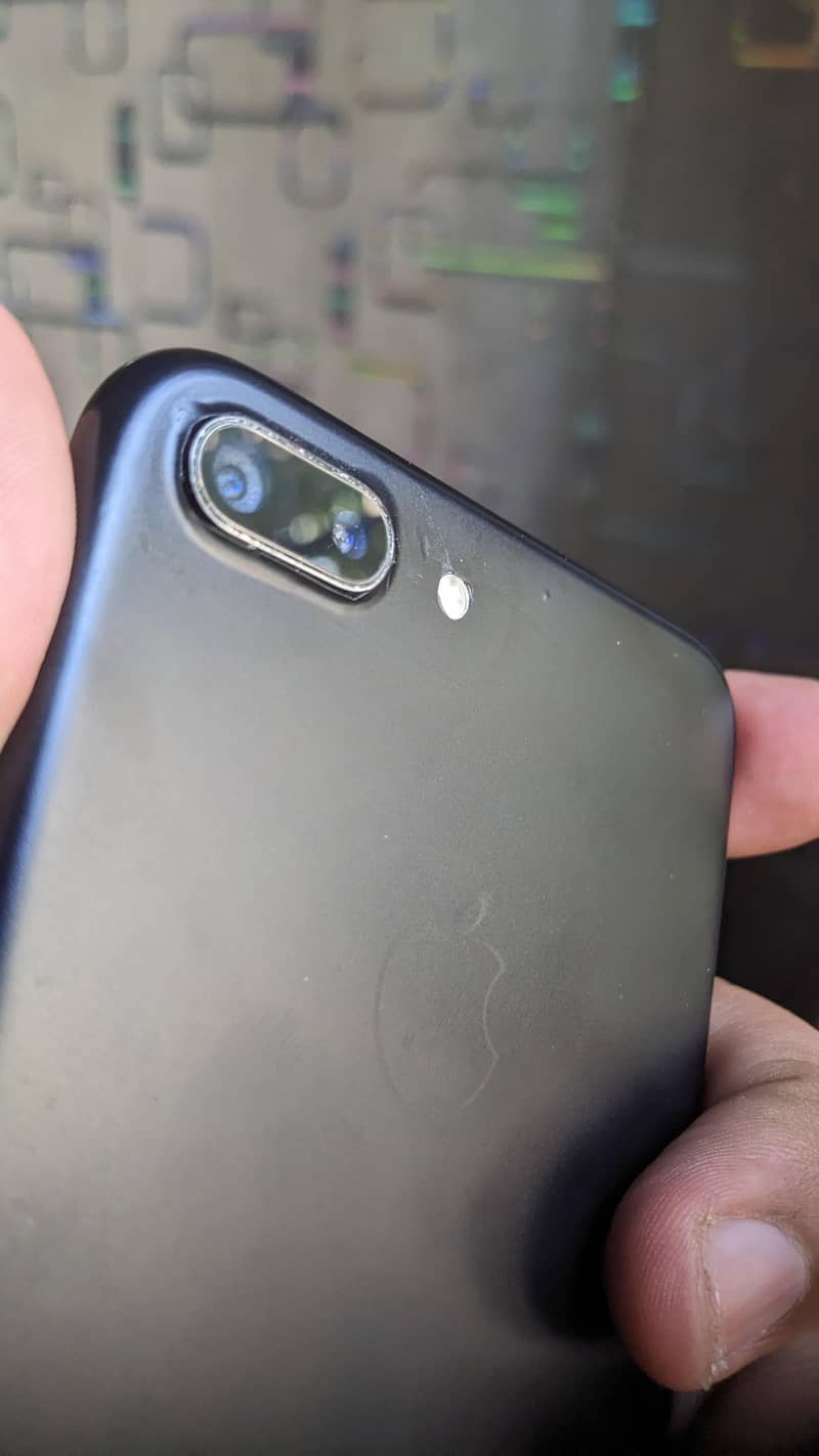 Apple iPhone 7 Plus 6