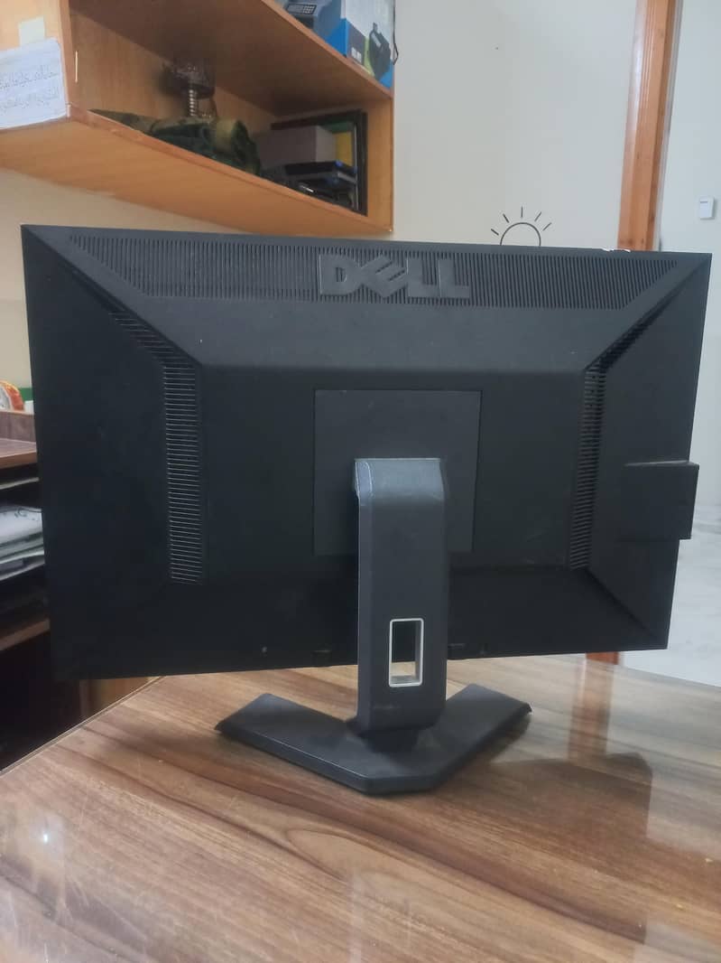 24 dell lcd 1
