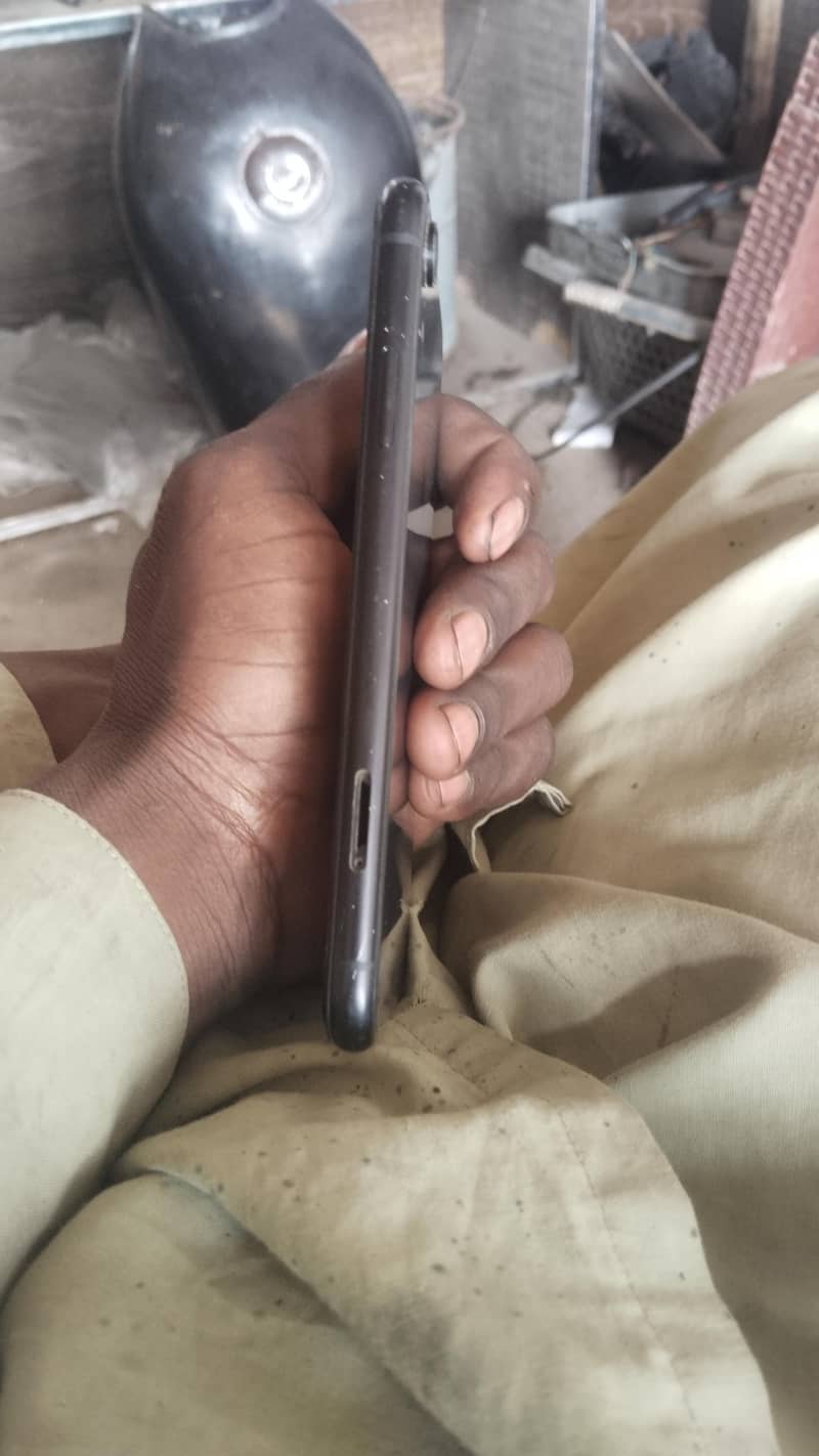 Apple iPhone XR 2