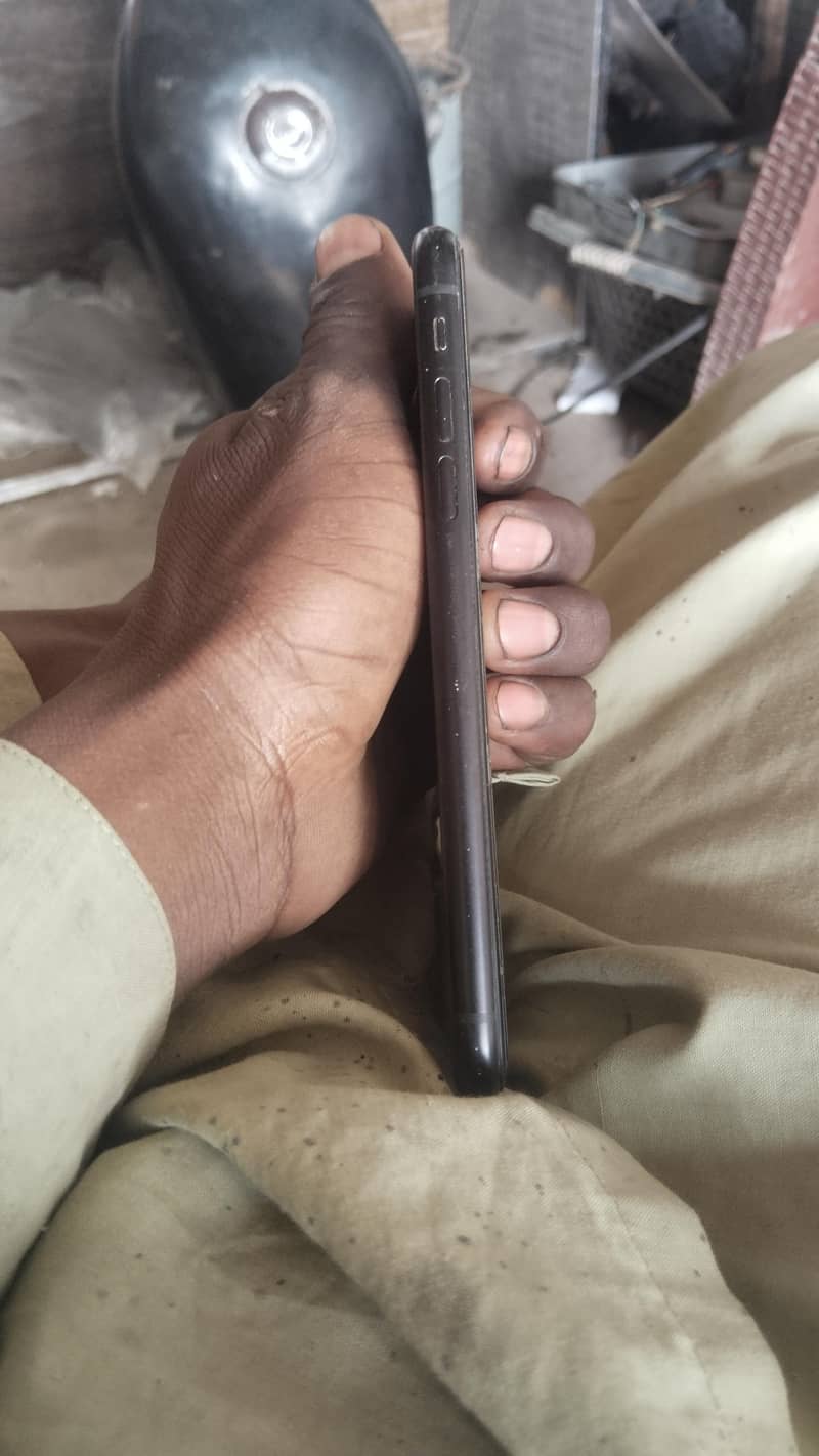 Apple iPhone XR 3