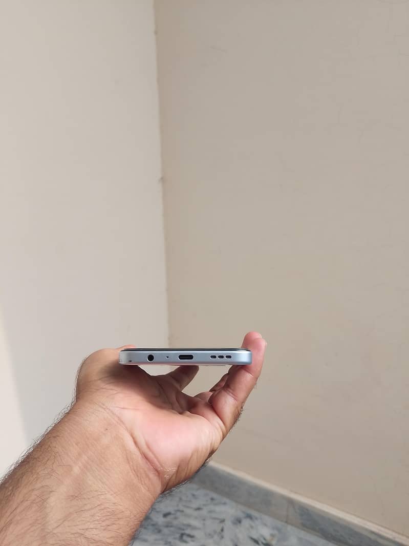 OPPO A6k 4