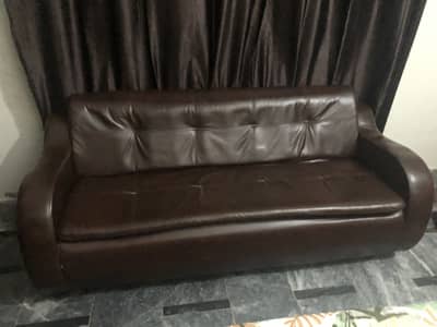Leather Sofa Set in exellant condition