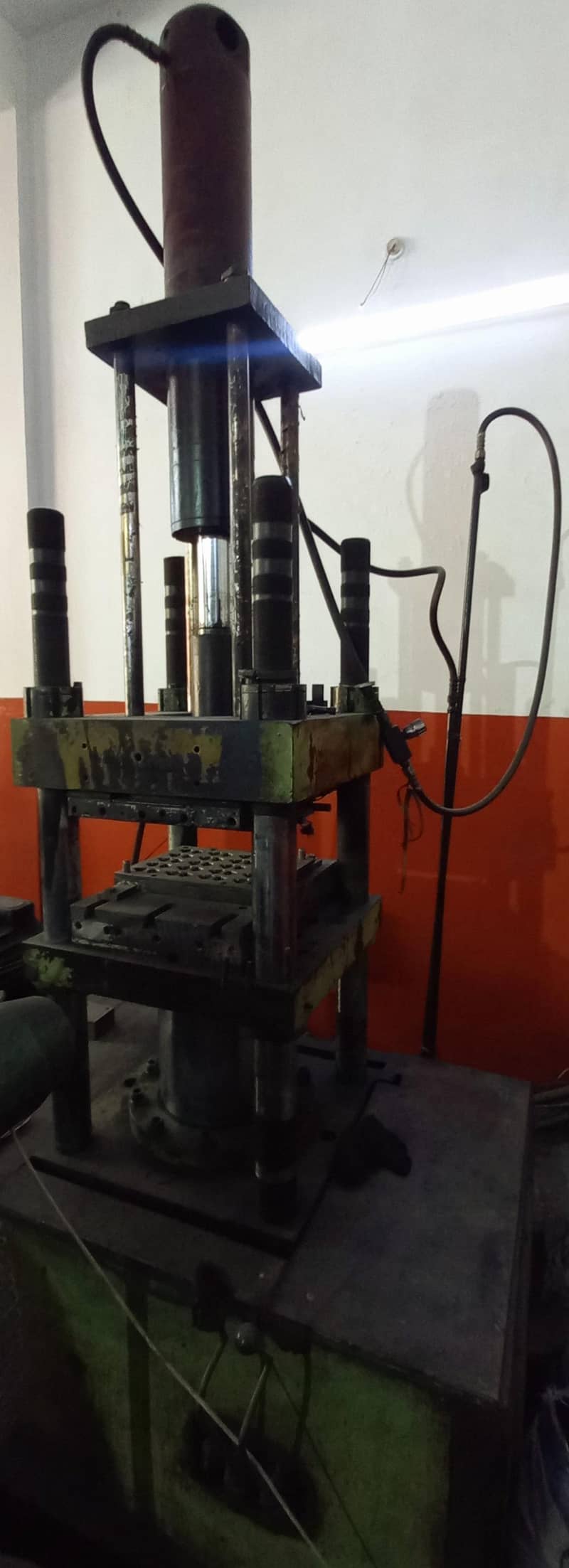 Rubber Compression moulding hydraluic machine 6
