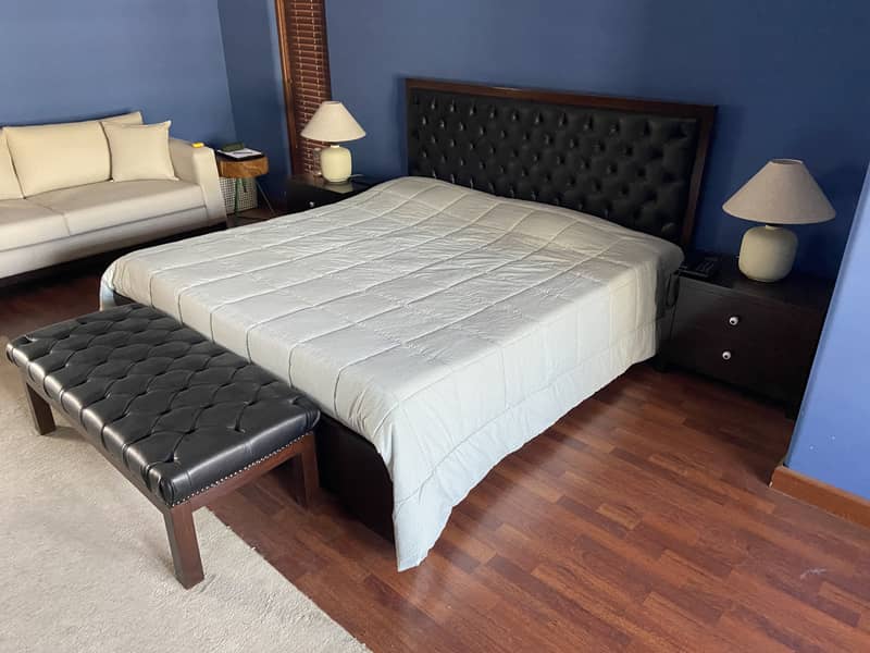 Tufted Leather Bed Set 1
