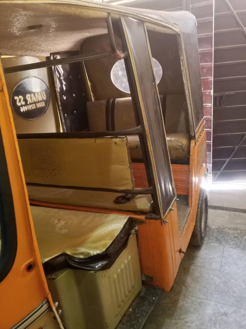 CNG rickshaw 3