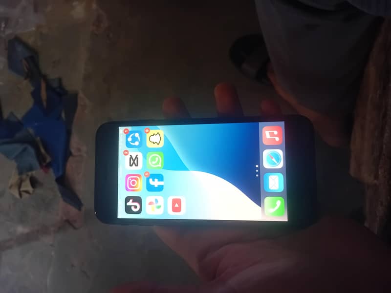 Apple iPhone SE 3 1