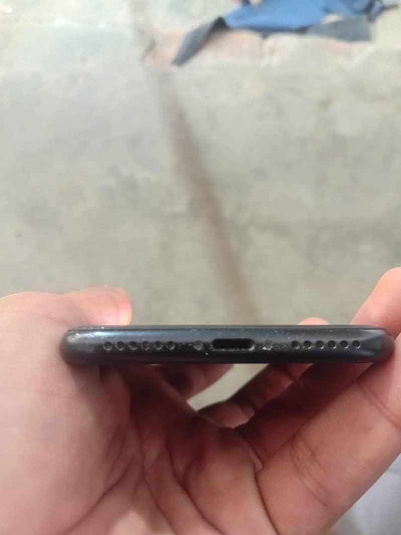 Apple iPhone SE 3 4