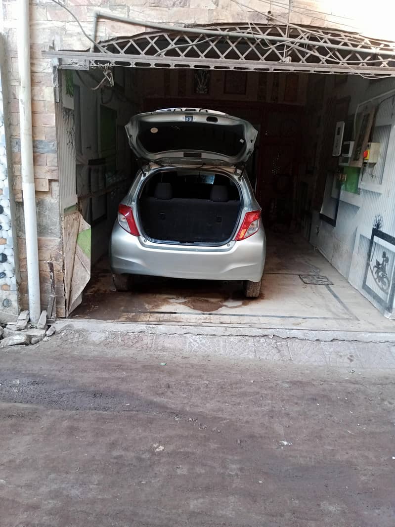VITZ CAR 1000 cc 4