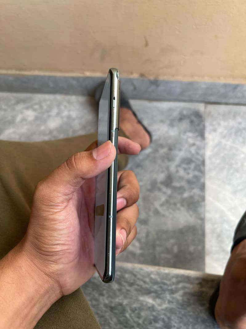 One Plus 10 Pro 1