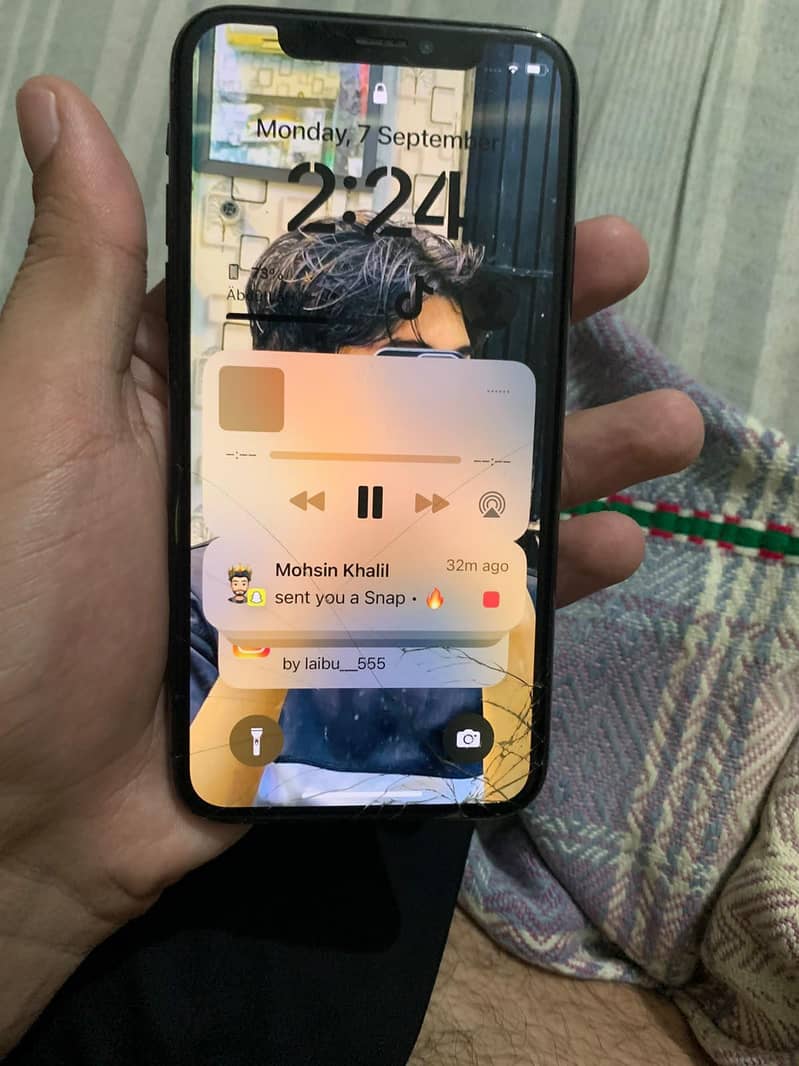 Apple iPhone X 0