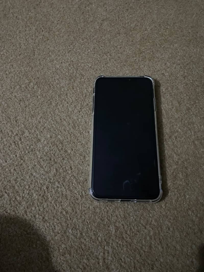 Apple iPhone XS Max 1