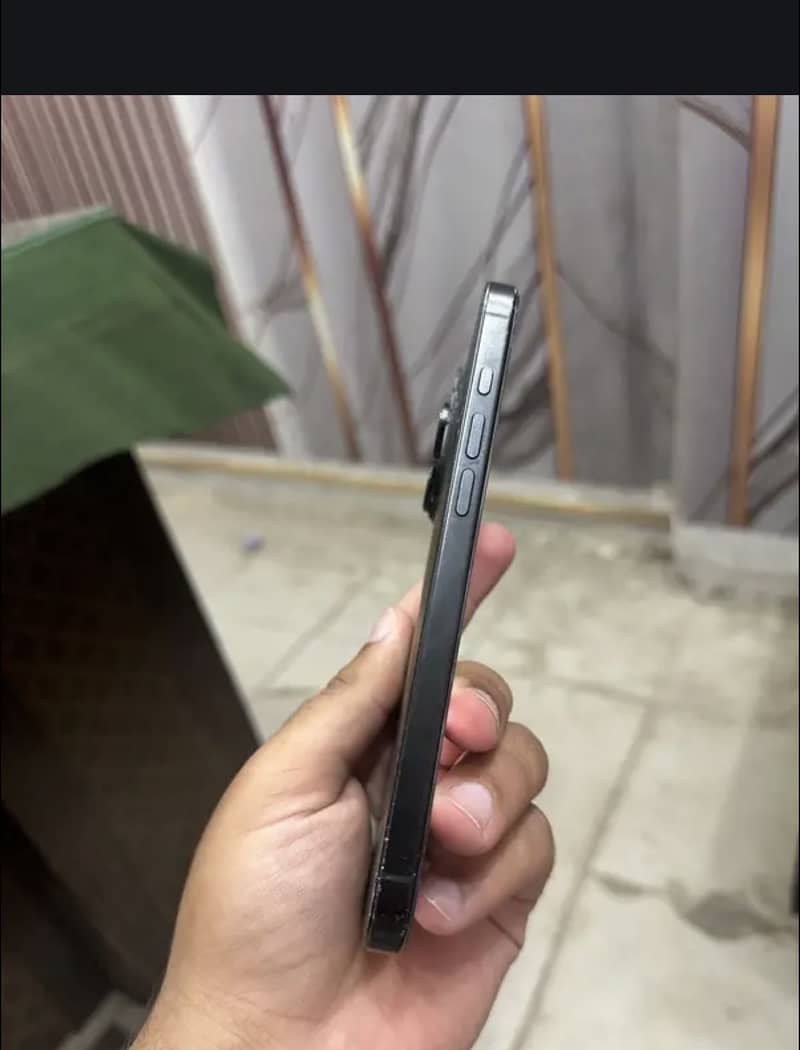 Apple iPhone 16 Pro Max 6