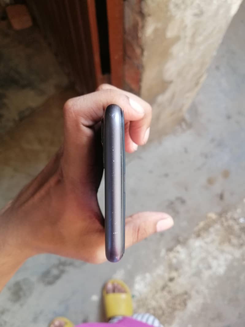 Apple iPhone 11 5