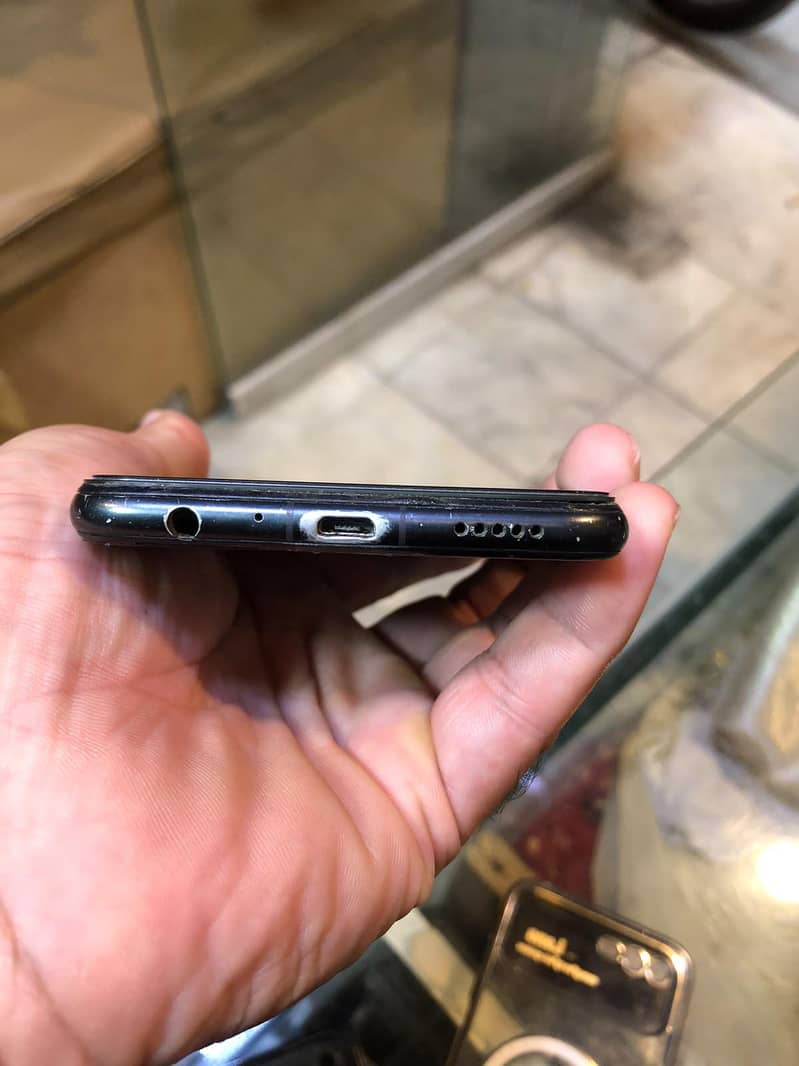 Honor 8X 4
