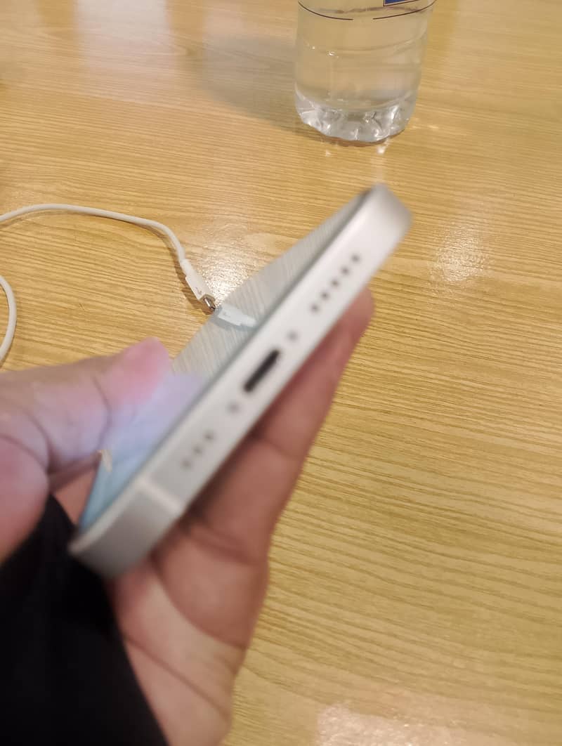 Apple iPhone 12 3