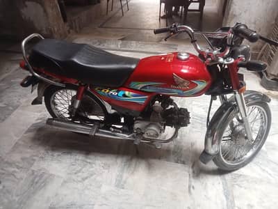 honda 70 cc for sale 10/10 condition 03127485722