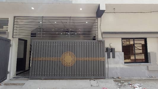 Prime Location House Sized 5 Marla Available In Yousaf Colony
