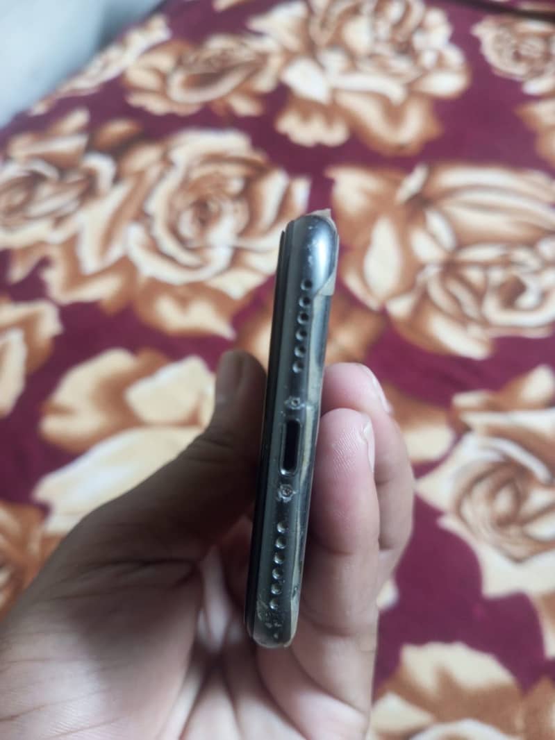 Apple iPhone 8 4