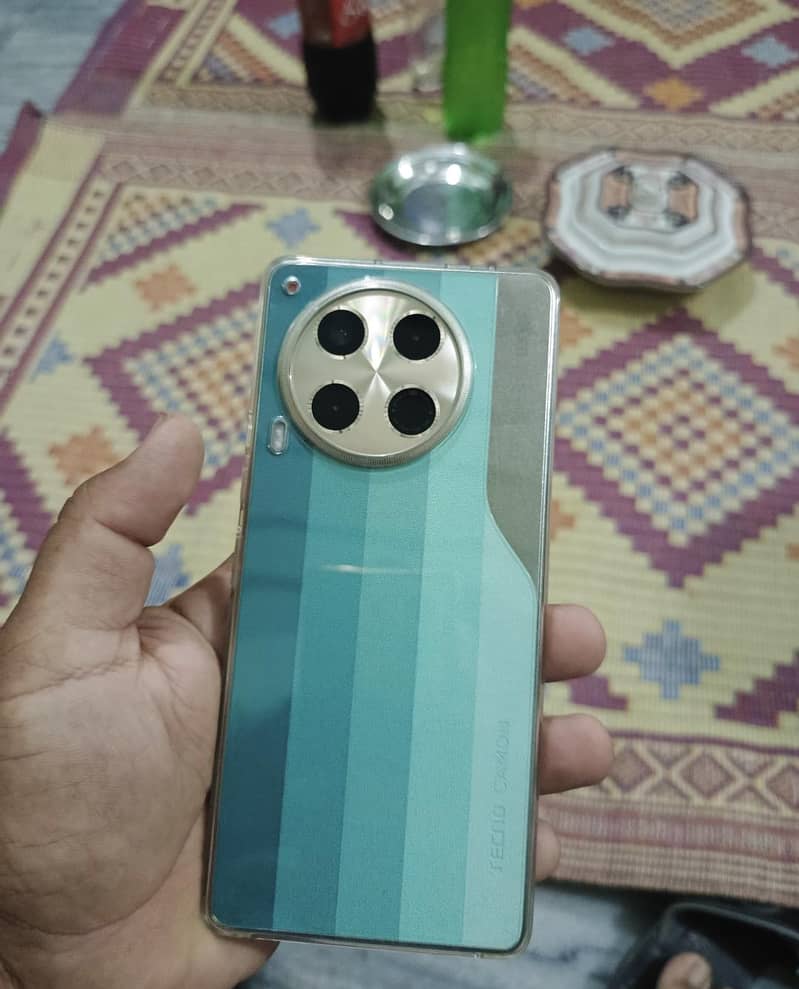 Tecno CAMON 30 0