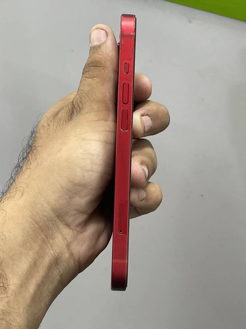 Apple iPhone 13 5