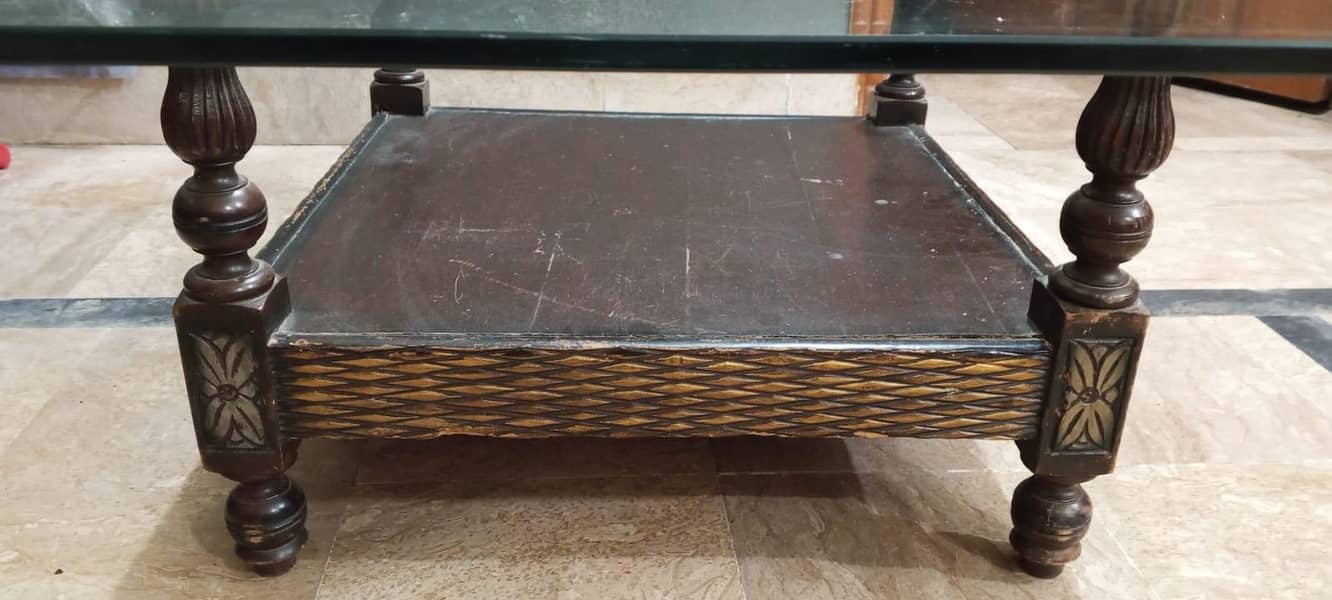 center mirror table 2