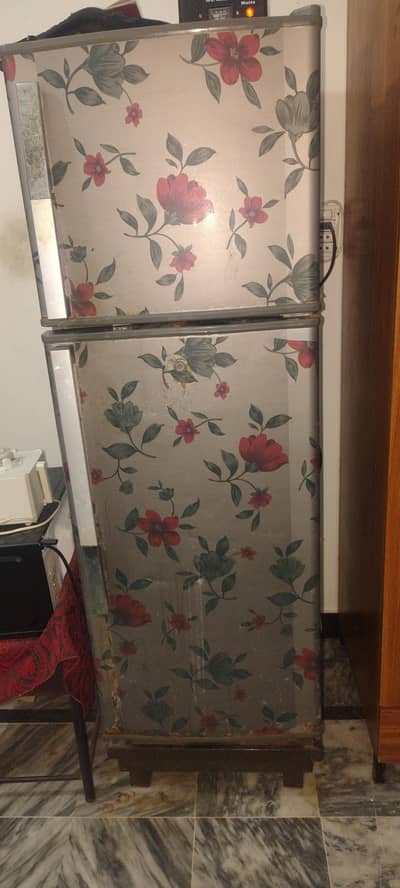good condition mini refrigerator