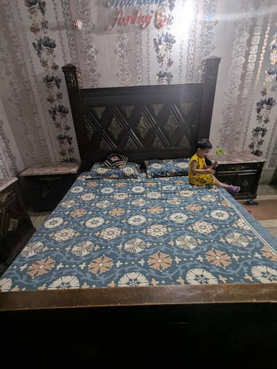 Am selling my bed set and dressing