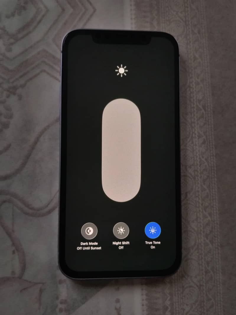 Apple iPhone 12 4
