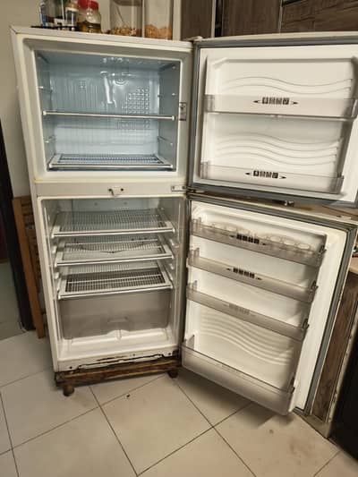 Dawlence Refrigerator (Monogram Edition)