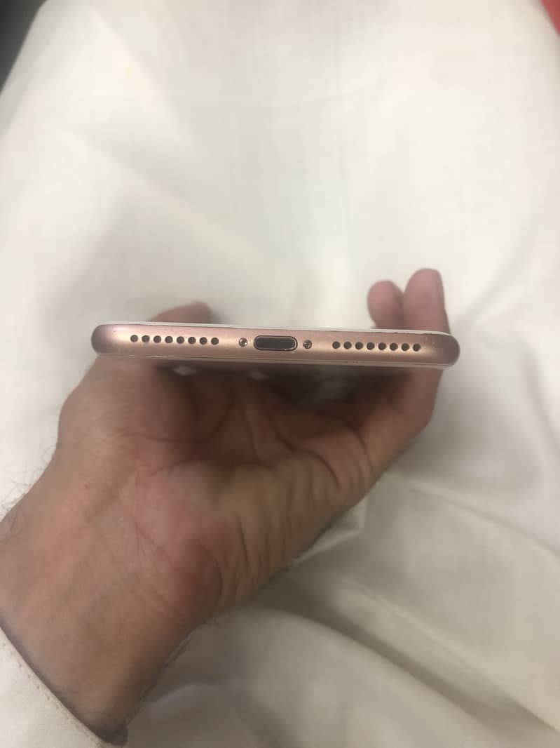 Apple iPhone 8 Plus 0