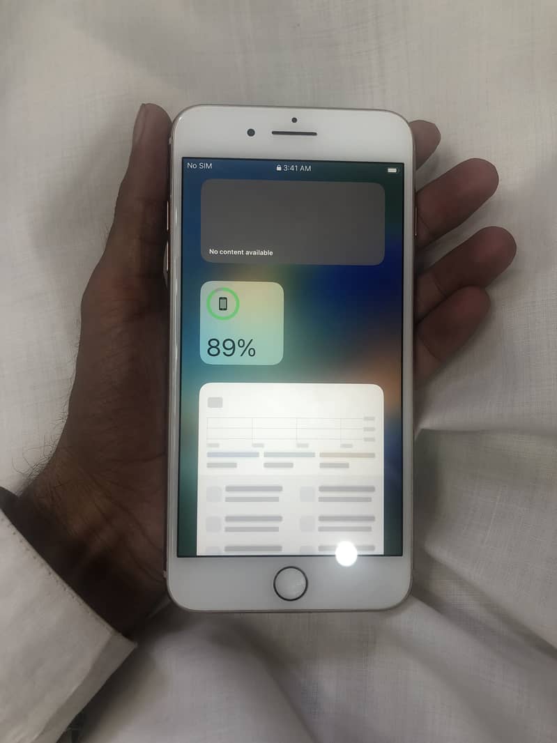 Apple iPhone 8 Plus 1