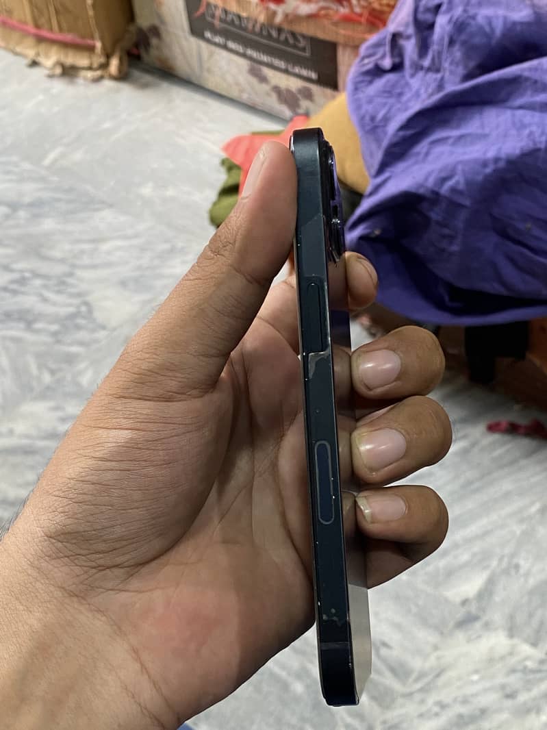 Apple iPhone 13 1