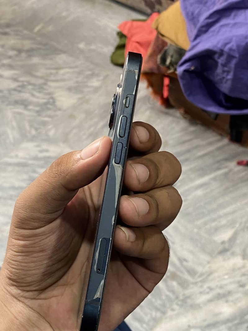Apple iPhone 13 3