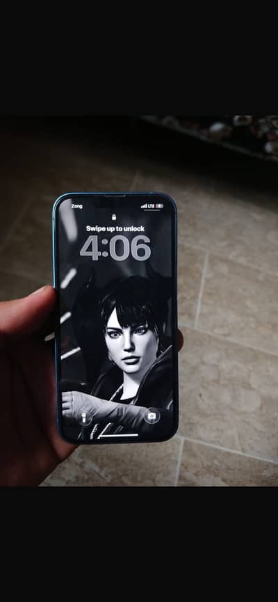 Apple iPhone 13
