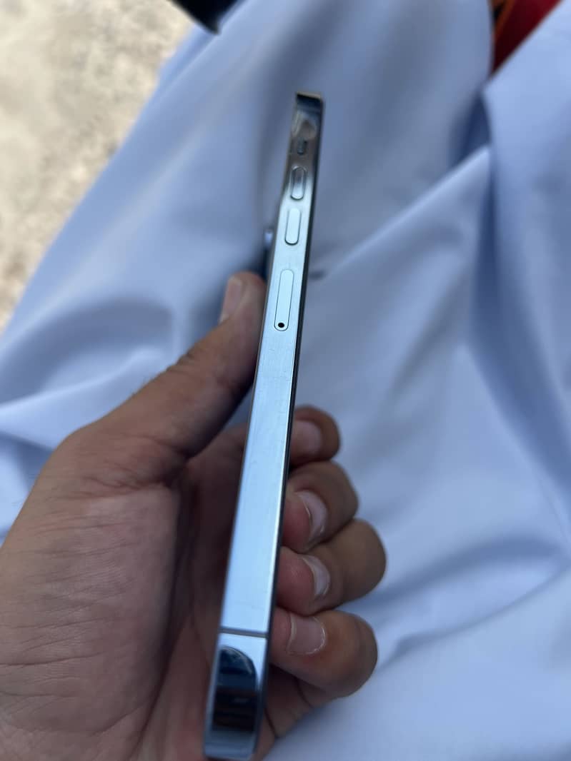 Apple iPhone 13 Pro Max 3