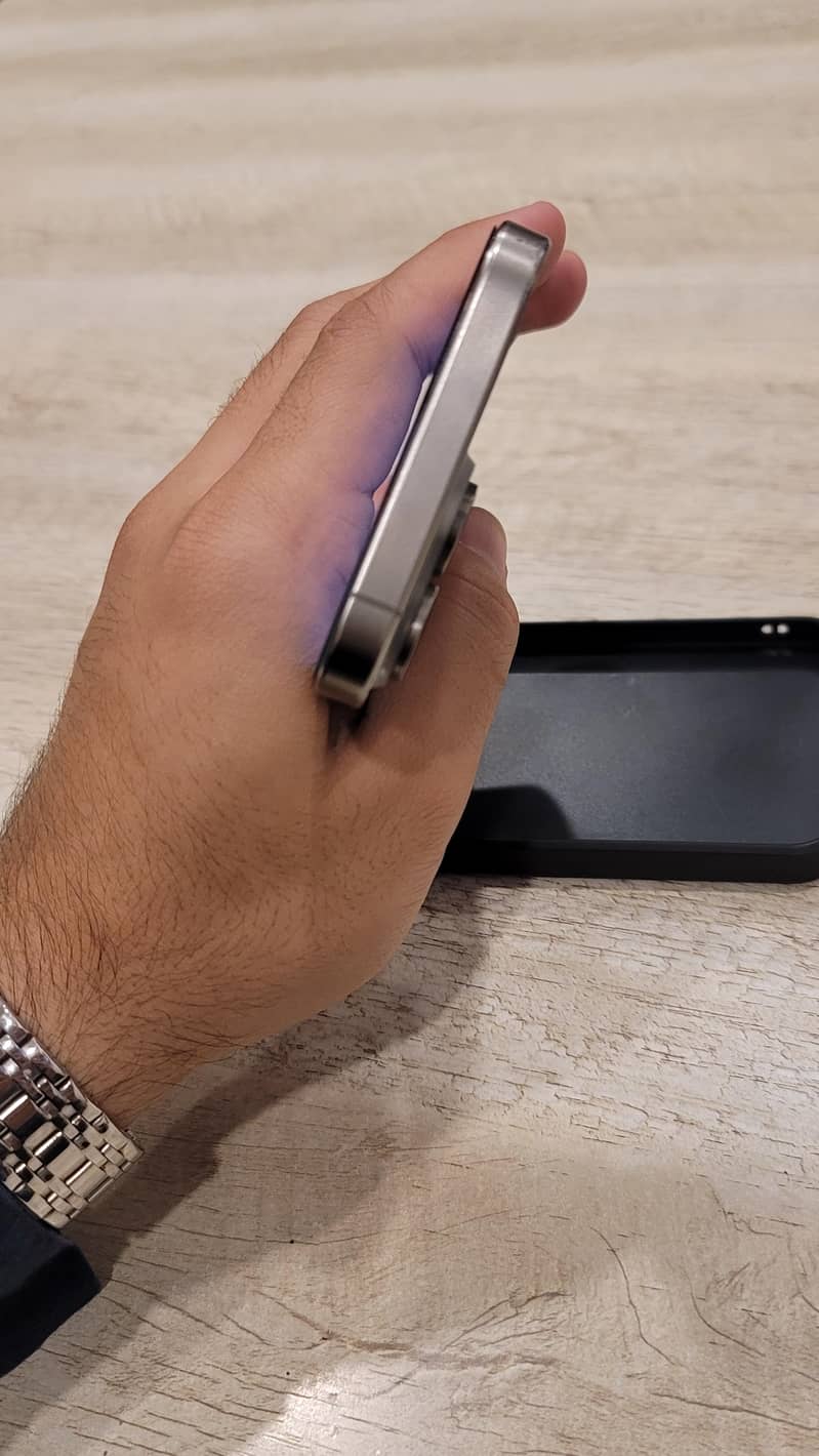 Apple iPhone 15 Pro Max 2