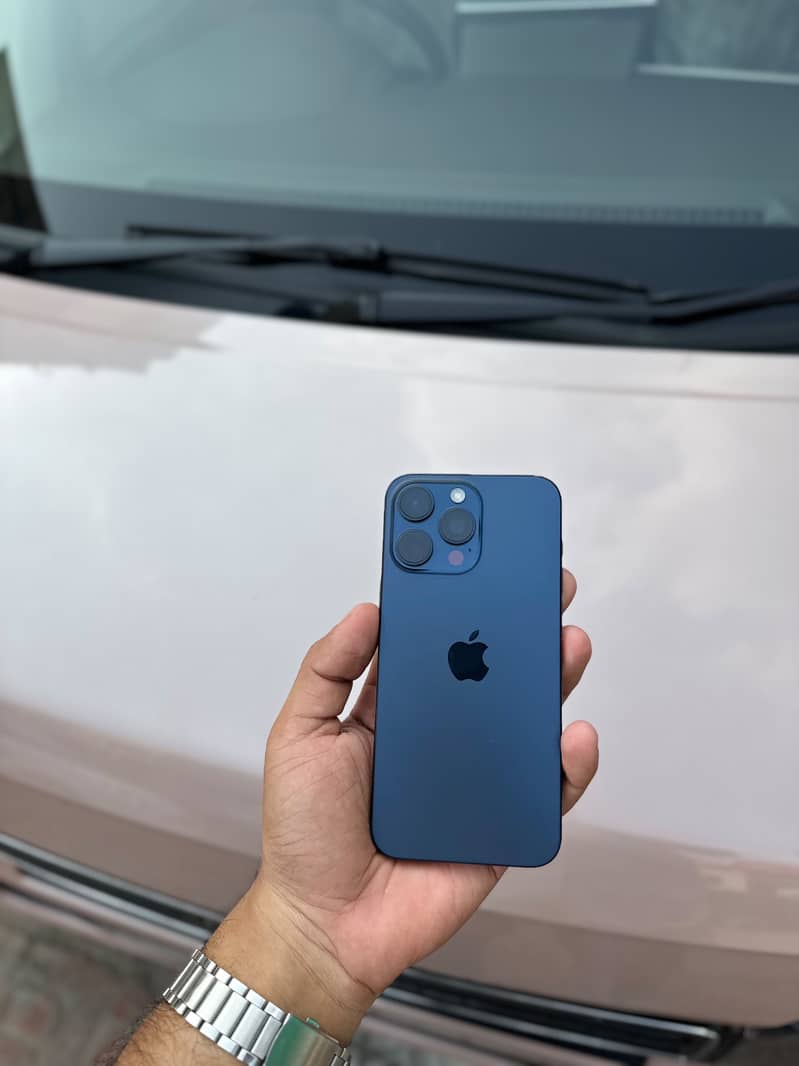 Apple iPhone 15 Pro Max 1
