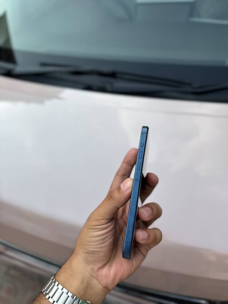 Apple iPhone 15 Pro Max 3