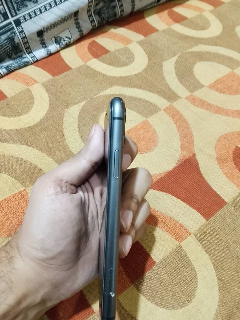 Apple iPhone 11 5