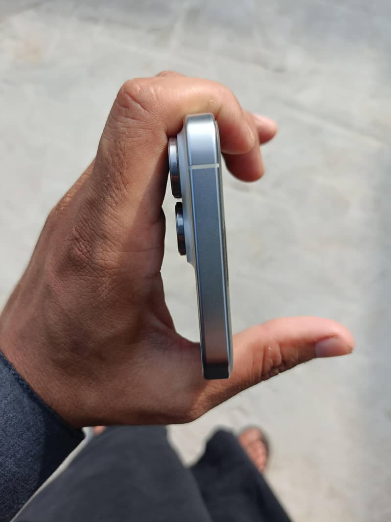 Apple iPhone 15 Pro Max 7